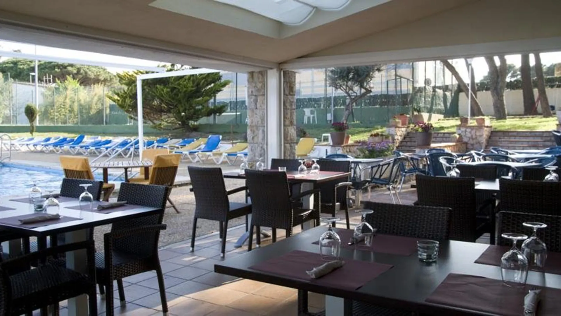 Rvhotels Nieves Mar L'Escala 3*,  Spain