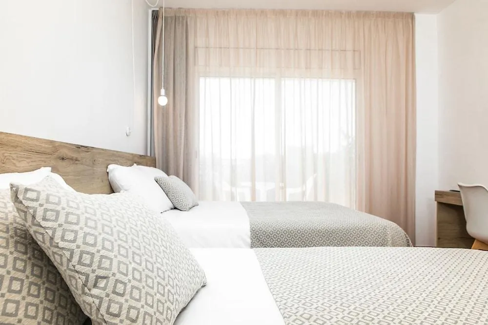 Rvhotels Nieves Mar L' Escala 3*,